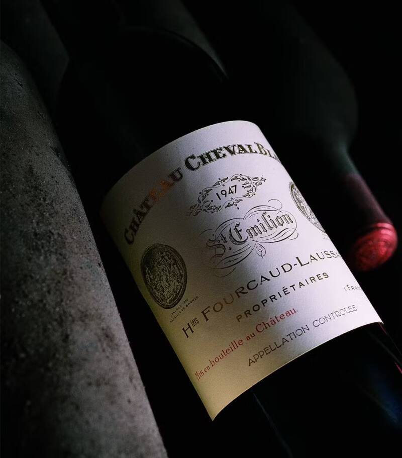ch. Cheval Blanc 2024  Saint-Emilion  (primeurs)  c. b. 3 bts