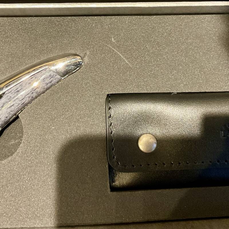 sommelier en os de chameau noir + étui luxe cuir  Forge de Laguiole